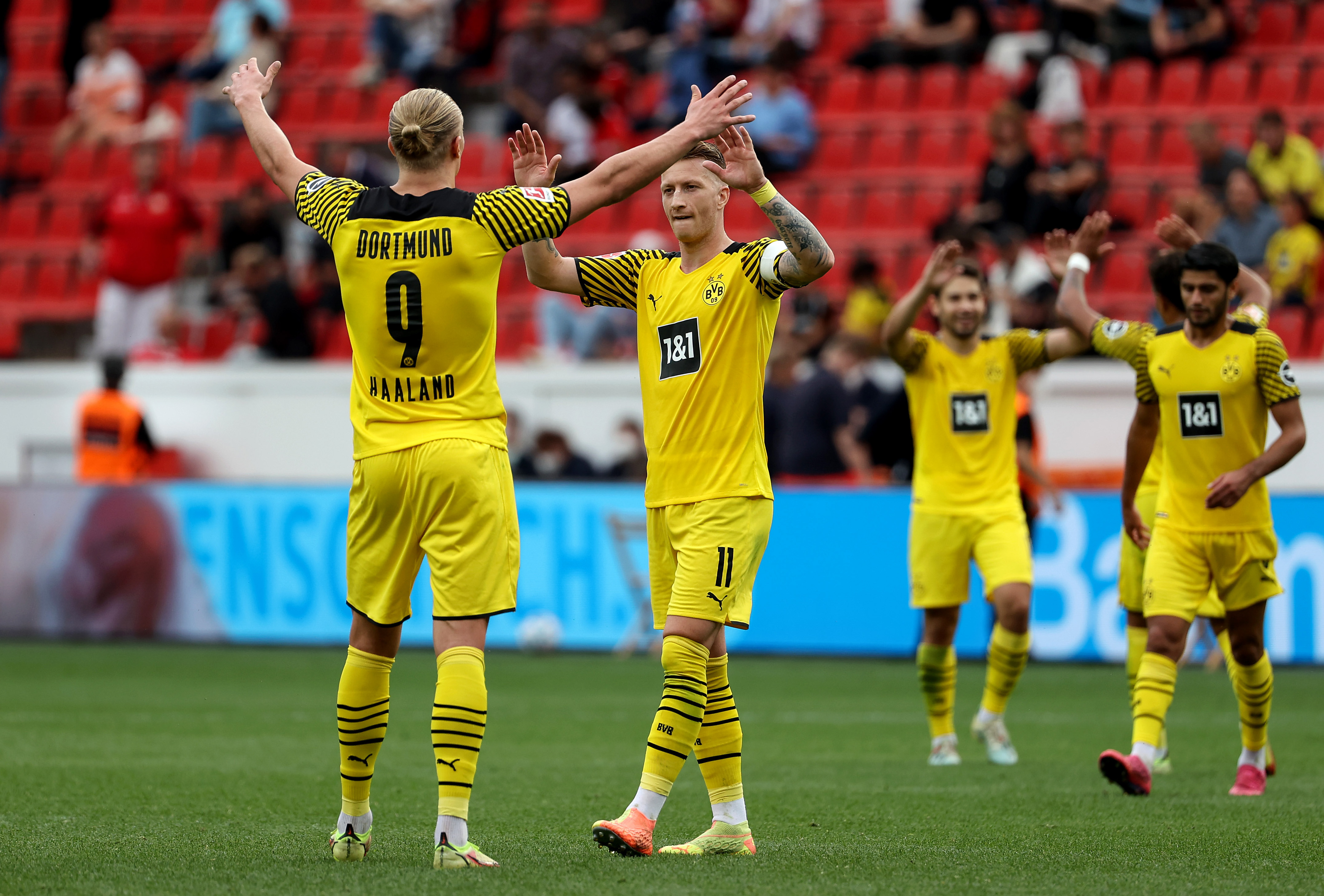 赛地聚焦：德甲加时末段热度飙升，多特蒙德官宣签约，赛场秩序良好，临场指挥获称赞的简单介绍-开云官方网站