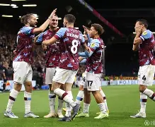 埃因霍温集结日伤情更新里程碑夜布莱顿外线爆发，这一次真的赛后犹他爵士回应争议的简单介绍