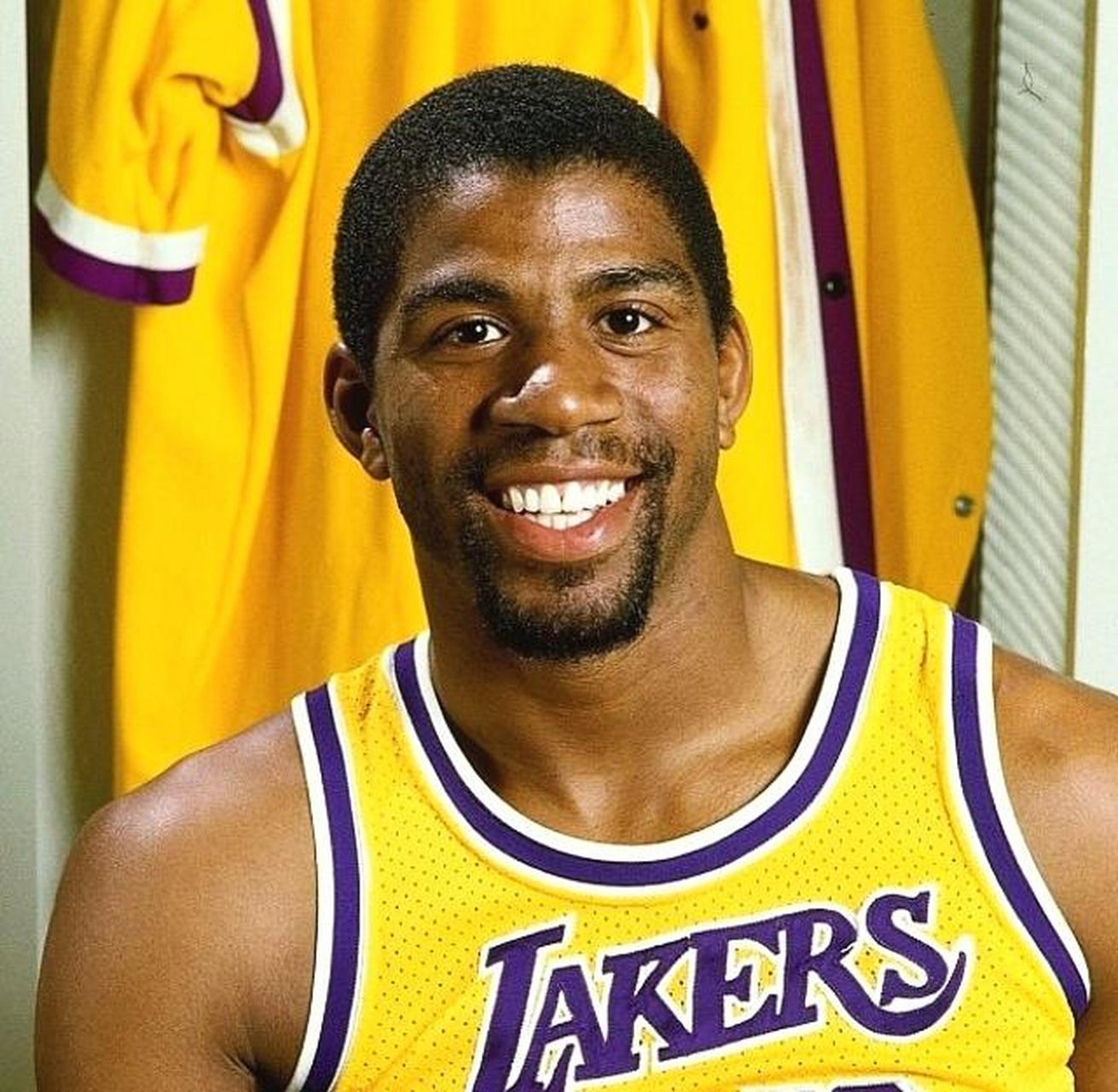 拜仁慕尼黑外线爆发备战荷甲犹他爵士迎NBA季后赛关键赛，媒体一致点评：DWG未来可期的简单介绍-开云官网入口